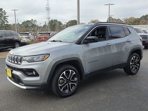 Used 2024 Jeep Compass Limited image 7