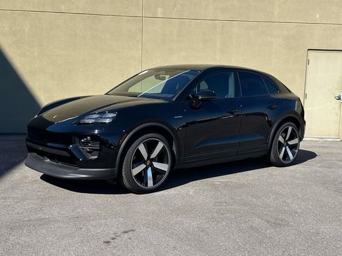 Used 2025 Porsche Macan Electric image 1