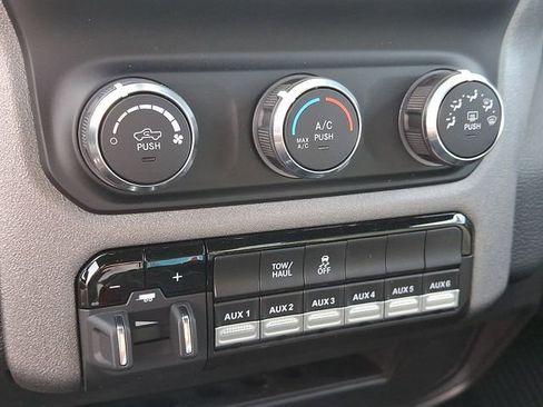 Used 2024 RAM 2500 Tradesman w/ Chrome Appearance Group image 15