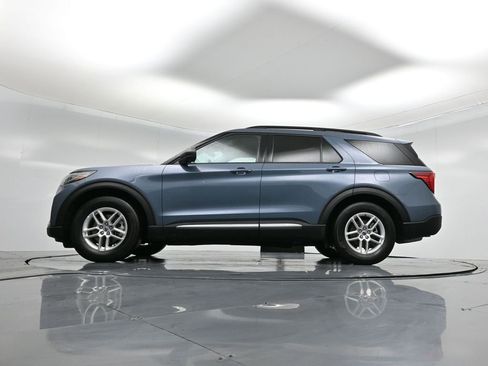 Used 2025 Ford Explorer Active image 7