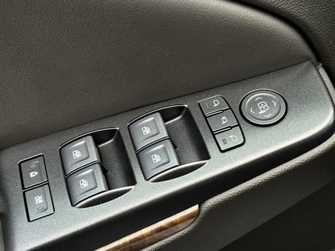 Used 2020 Chevrolet Tahoe LT w/ Luxury Package image 12