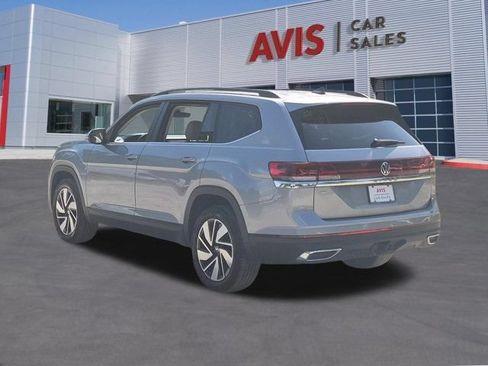 Used 2025 Volkswagen Atlas SE FWD image 9