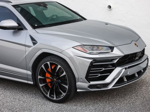 Used 2020 Lamborghini Urus AWD/4WD image 5