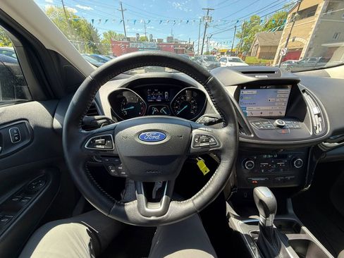 Used 2017 Ford Escape SE w/ Equipment Group 201A AWD/4WD image 38