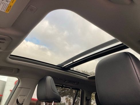 Used 2025 Toyota Highlander Platinum image 15