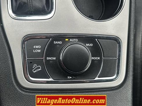 Used 2020 Jeep Grand Cherokee Limited w/ Luxury Group II AWD/4WD image 26