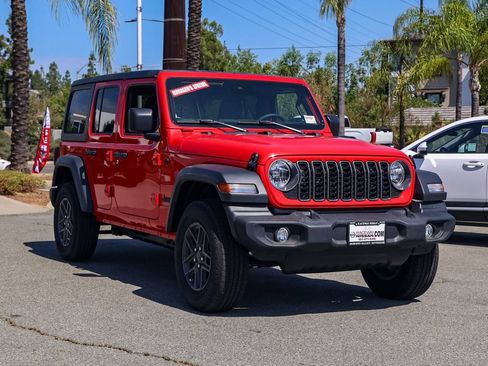 Used 2025 Jeep Wrangler Unlimited Sport AWD/4WD image 2