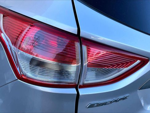 Used 2016 Ford Escape Titanium image 28