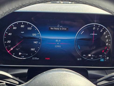 Used 2025 Mercedes-Benz GLC 350e 4MATIC image 25