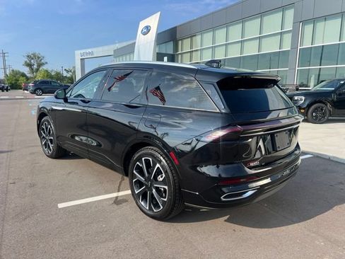Used 2025 Lincoln Nautilus Reserve AWD/4WD image 7