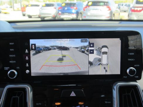 Used 2023 Kia Sorento SX Prestige image 23