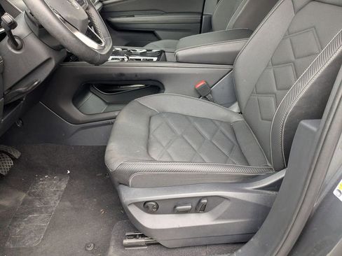 Used 2025 Volkswagen Atlas Cross Sport SE image 11