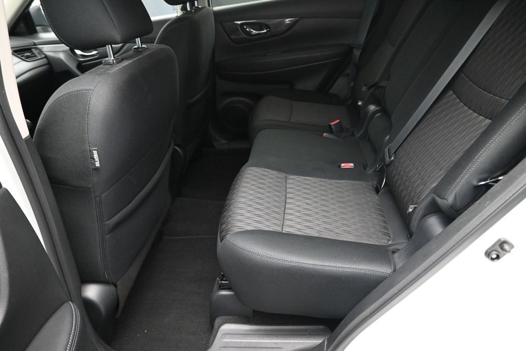 Used 2020 Nissan Rogue SV w/ Premium Package AWD/4WD image 17