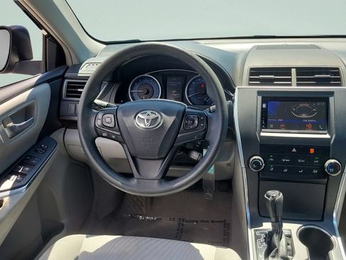 Used 2016 Toyota Camry LE FWD image 17