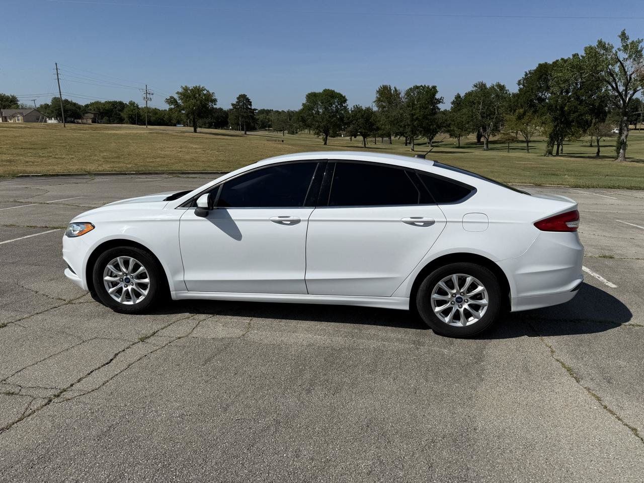 Used 2018 Ford Fusion S FWD image 4