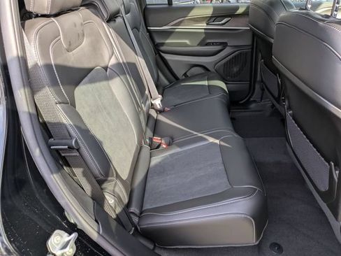 New 2026 Jeep Grand Cherokee Altitude AWD/4WD image 34