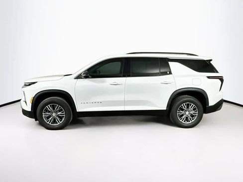 Used 2025 Chevrolet Traverse LT w/ Driver Confidence Package FWD image 3