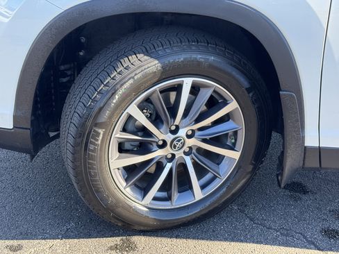 Used 2019 Toyota Highlander XLE image 45