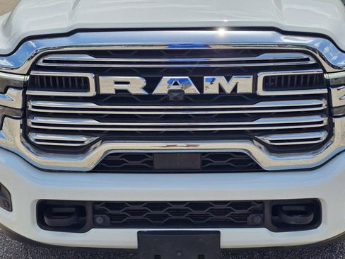 Used 2026 RAM 2500 Laramie AWD/4WD image 3