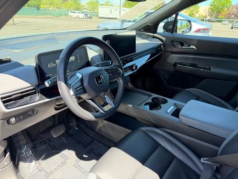 Used 2025 Honda Prologue Touring image 16
