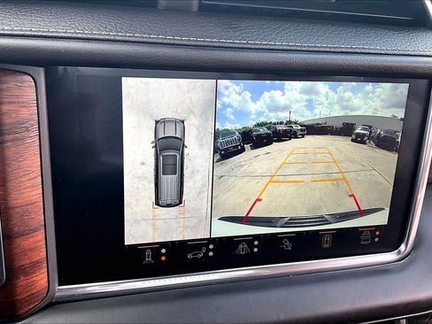 Used 2023 GMC Yukon Denali Ultimate AWD/4WD image 27