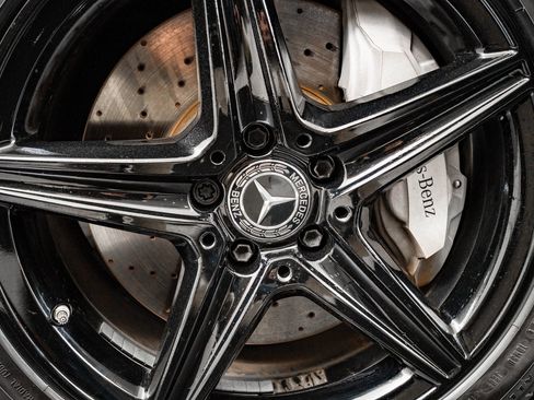 Used 2018 Mercedes-Benz E 400 4MATIC Sedan w/ Premium 1 Package image 8