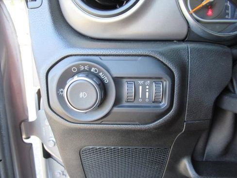 Used 2020 Jeep Wrangler Sport AWD/4WD image 20