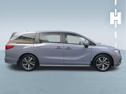 Used 2023 Honda Odyssey Touring image 3
