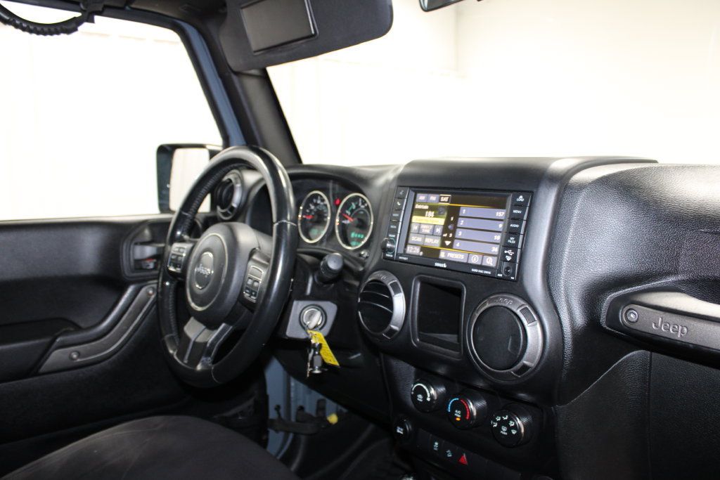 Used 2015 Jeep Wrangler Unlimited Sport AWD/4WD image 37
