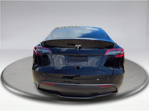Used 2023 Tesla Model Y 2WD image 13