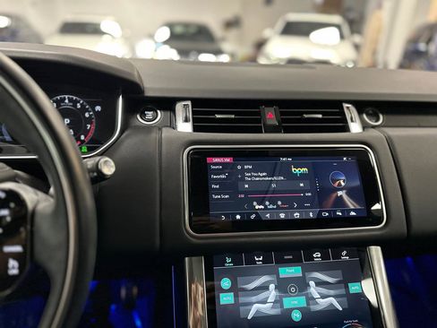 Used 2021 Land Rover Range Rover Sport HSE Silver Edition image 24