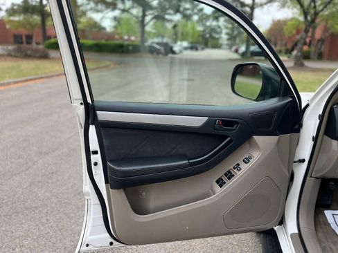 Used 2005 Toyota 4Runner Sport image 9