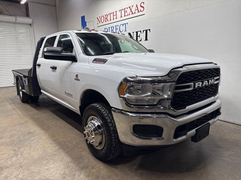 Used 2022 RAM 3500 Tradesman w/ Chrome Appearance Group AWD/4WD image 2