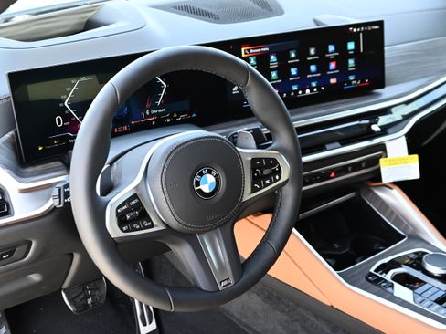 New 2026 BMW X6 xDrive40i w/ Climate Comfort Package image 13