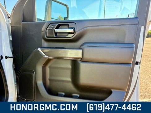 Used 2022 GMC Sierra 2500 AT4 image 22