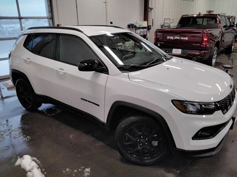 New 2026 Jeep Compass Latitude image 5