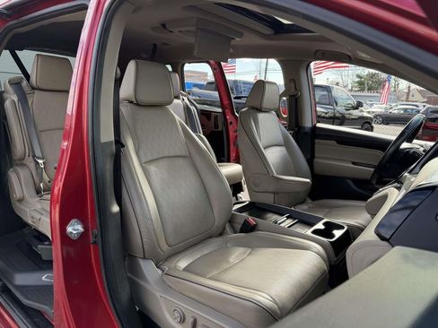 Used 2023 Honda Odyssey Elite image 16