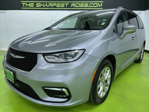 Used 2021 Chrysler Pacifica Touring-L image 5