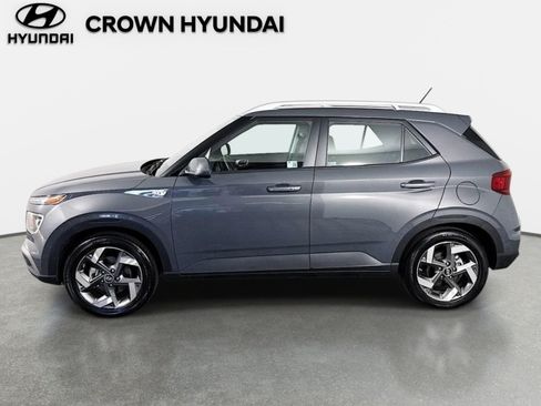 Certified 2025 Hyundai Venue SEL FWD image 8