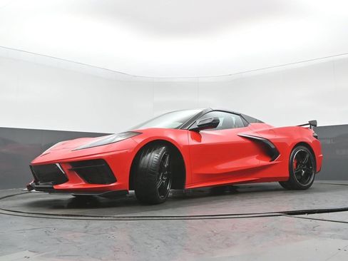 Used 2021 Chevrolet Corvette Stingray w/ Z51 Performance Package image 26