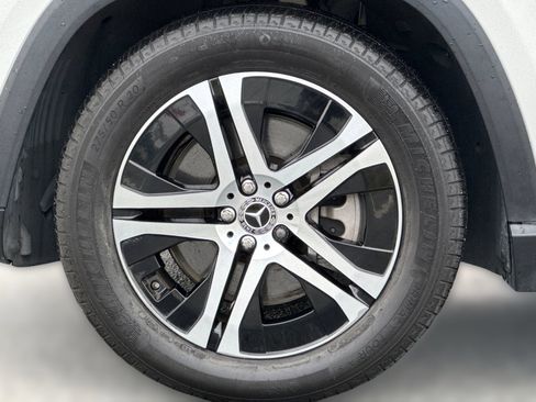 Used 2022 Mercedes-Benz GLS 450 4MATIC image 12