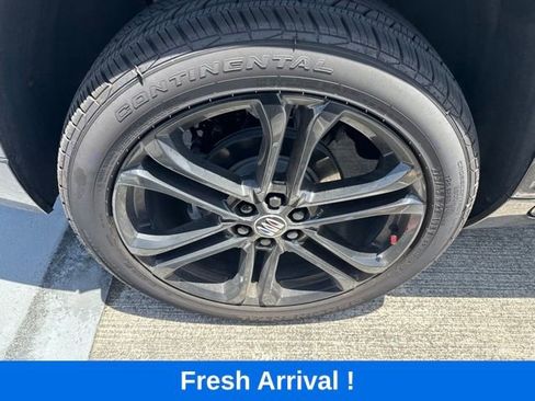 Used 2025 Buick Enclave Sport Touring w/ Power Package FWD image 21