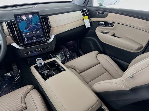 New 2026 Volvo XC90 T8 Ultra w/ Protection Package AWD/4WD image 25