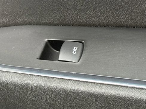 Used 2024 Chevrolet Silverado 1500 LTZ image 22