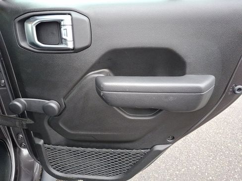 Used 2022 Jeep Gladiator Sport image 14