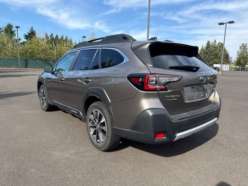Used 2023 Subaru Outback Limited XT AWD/4WD image 5