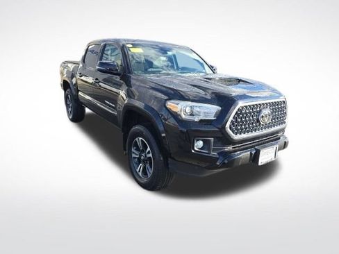 Used 2019 Toyota Tacoma TRD Sport image 1