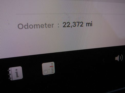 Used 2024 Tesla Model Y 2WD image 25