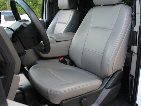 Used 2022 Ford F250 XL w/ Power Equipment Group image 26