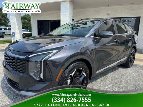 Used 2026 Kia Sportage EX FWD image 2